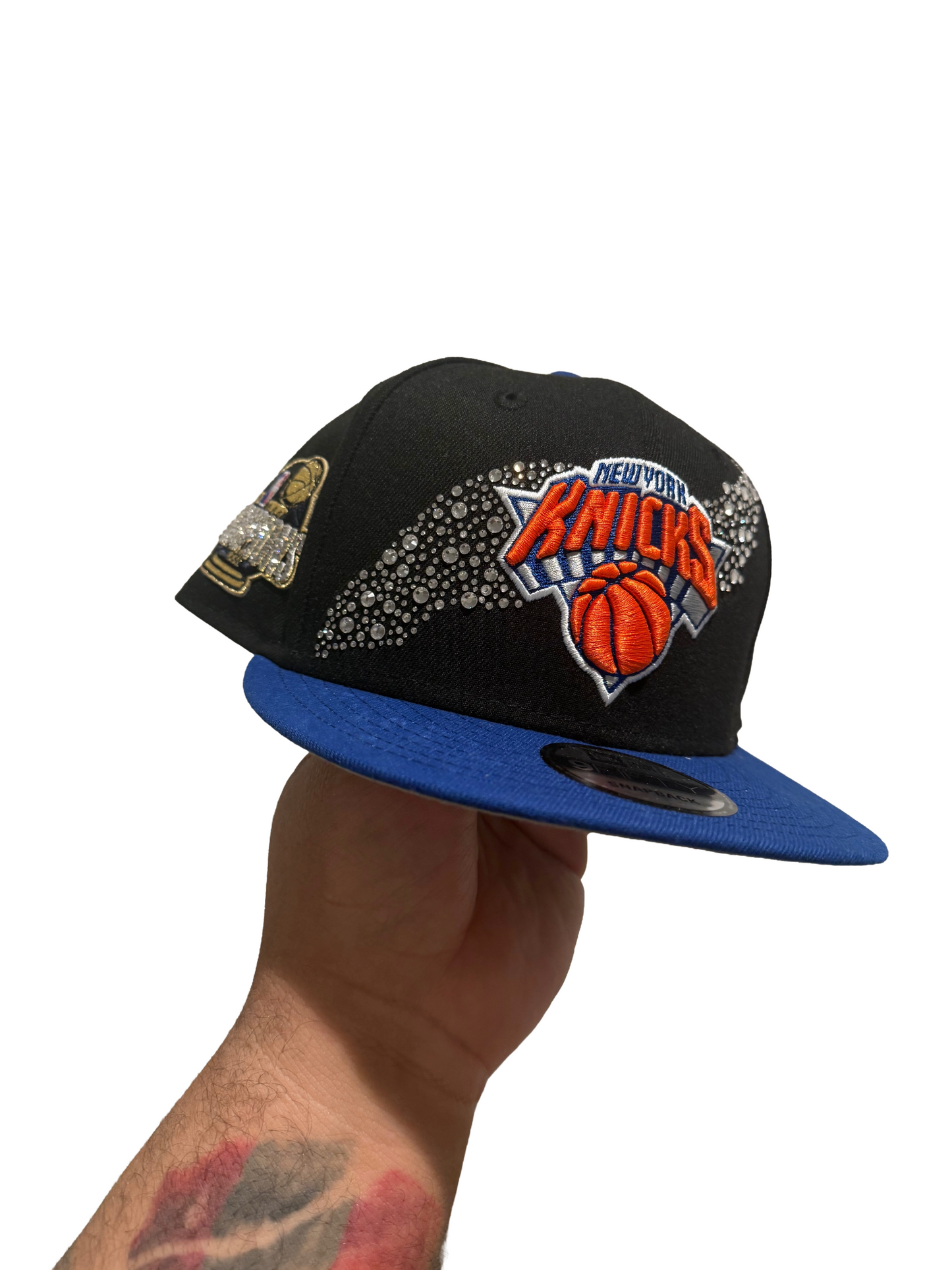 Knicks “VVS Meteor Showers All Swarovski” SnapBack Champions edition. Black